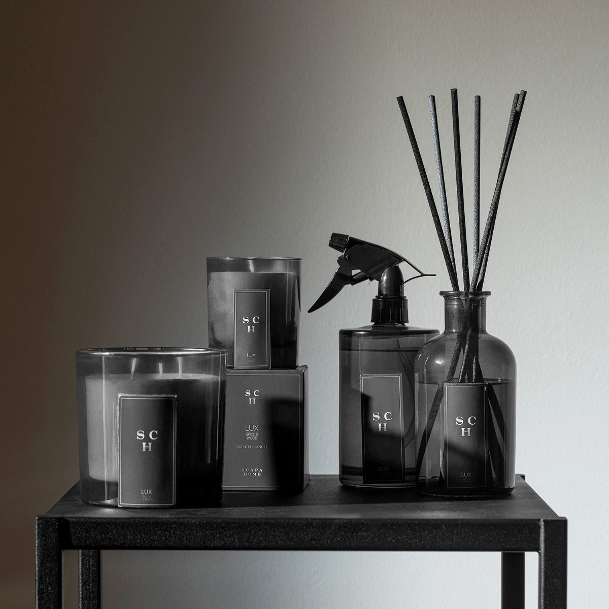 Roomspray 500ml glas - Spice & Wood - Scapa Home LUX
